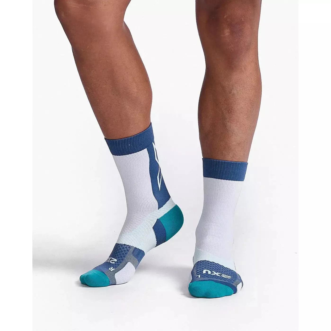 2XU Vectr Light Cushion Crew Sock